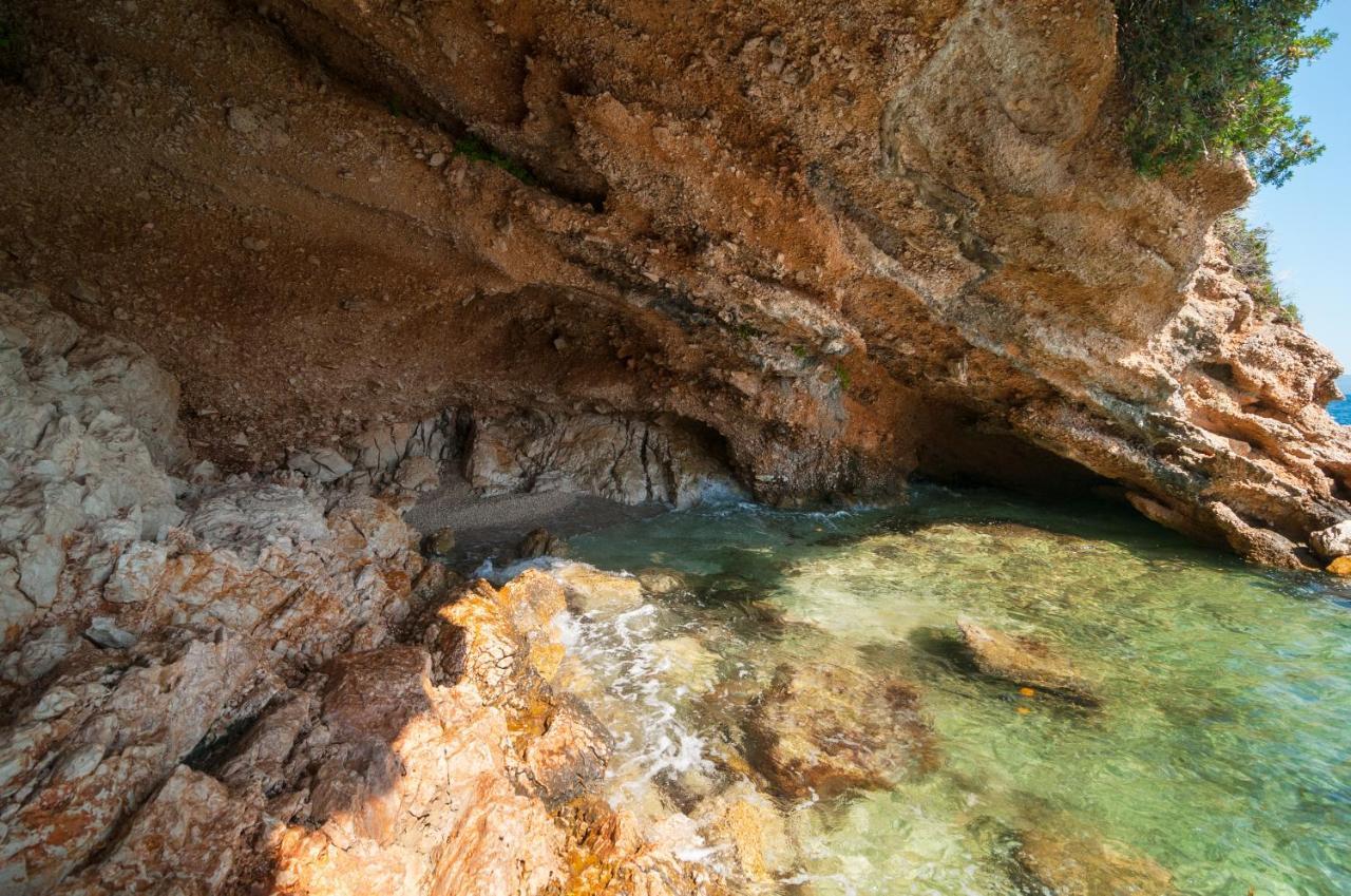 Hidden Gem By Nono Ban - Robinson Style Villa Bol Dış mekan fotoğraf
