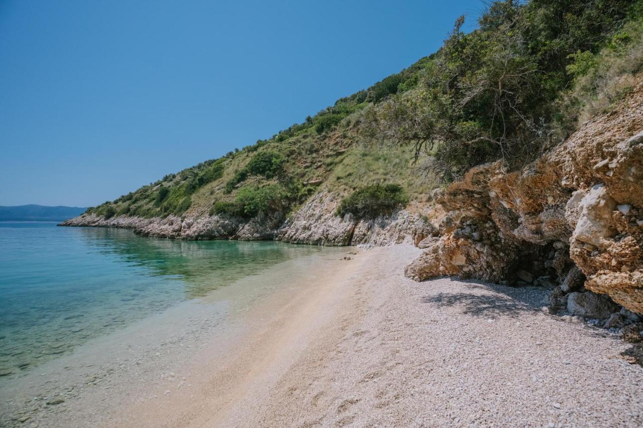 Hidden Gem By Nono Ban - Robinson Style Villa Bol Dış mekan fotoğraf