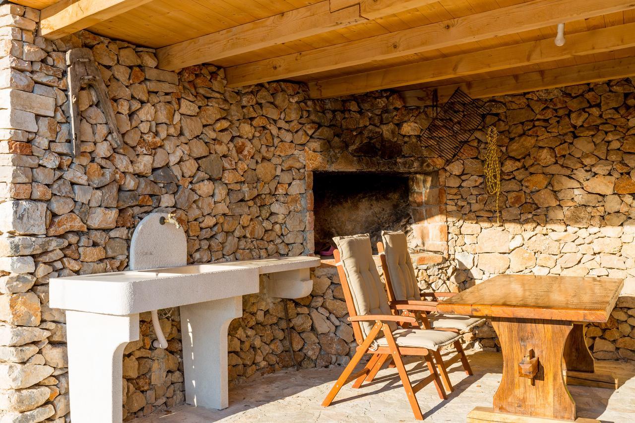 Hidden Gem By Nono Ban - Robinson Style Villa Bol Dış mekan fotoğraf